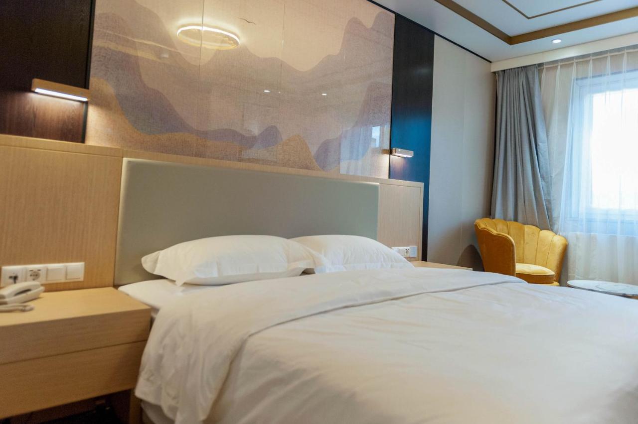 Mr.liao Hotel 3*